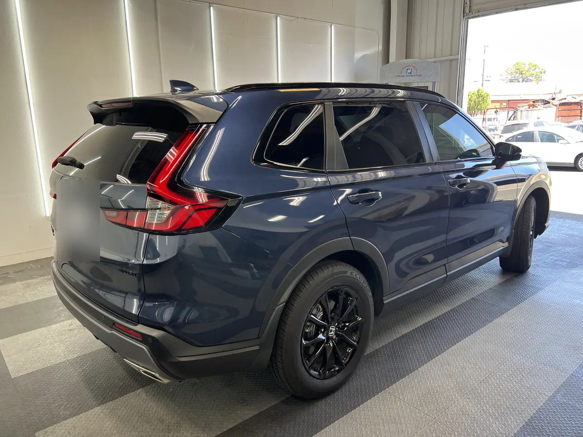 Blue Honda CR-V after Avery Dennison Encore Supreme ceramic window tint (view 3)