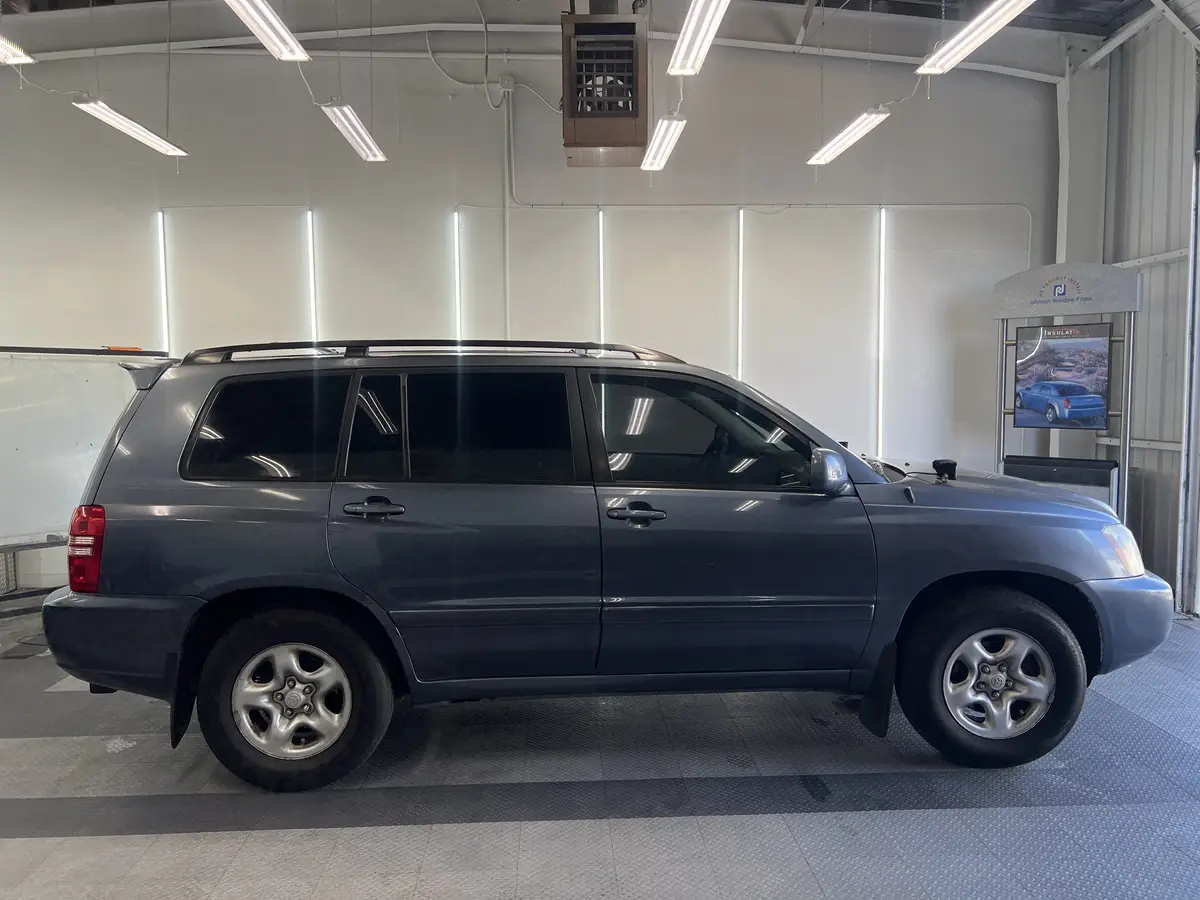 Gray Toyota Highlander after Avery Dennison Encore Supreme ceramic window tint (view 2)