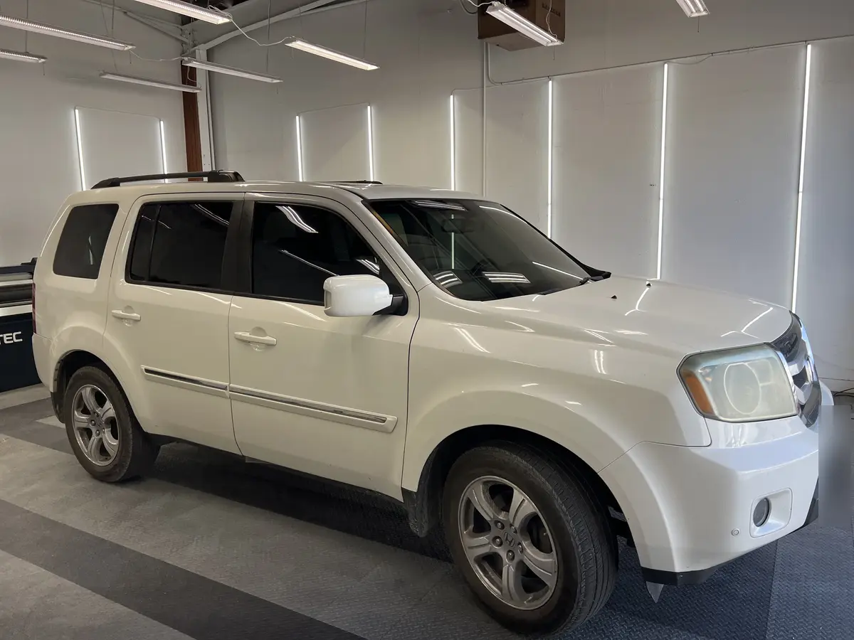 White Honda Pilot after Avery Dennison Encore Supreme IR ir ceramic window tint (view 2)
