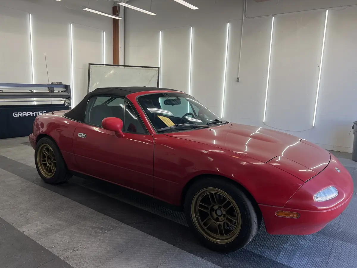 Red Mazda MX-5 Miata after Avery Dennison Encore Supreme IR ir ceramic window tint (view 1)