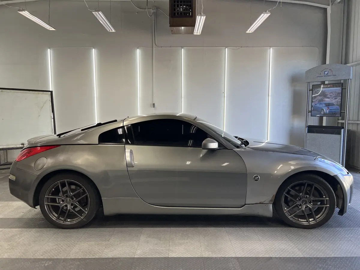 Gray Nissan 350Z after Avery Dennison Encore Supreme IR ir ceramic window tint (view 2)