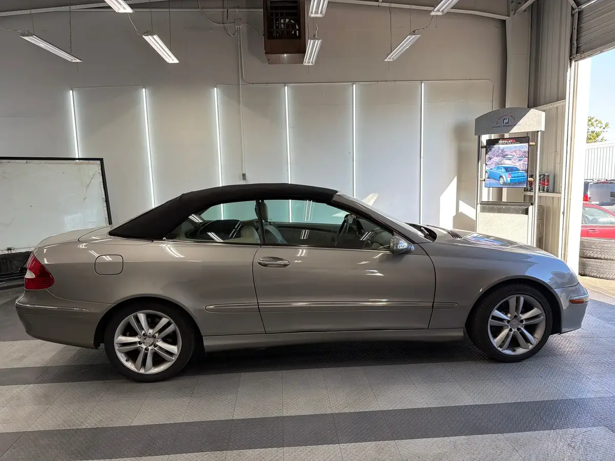 2008 Mercedes-Benz CLK 350 Cabriolet, driver-side profile, factory glass before tinting